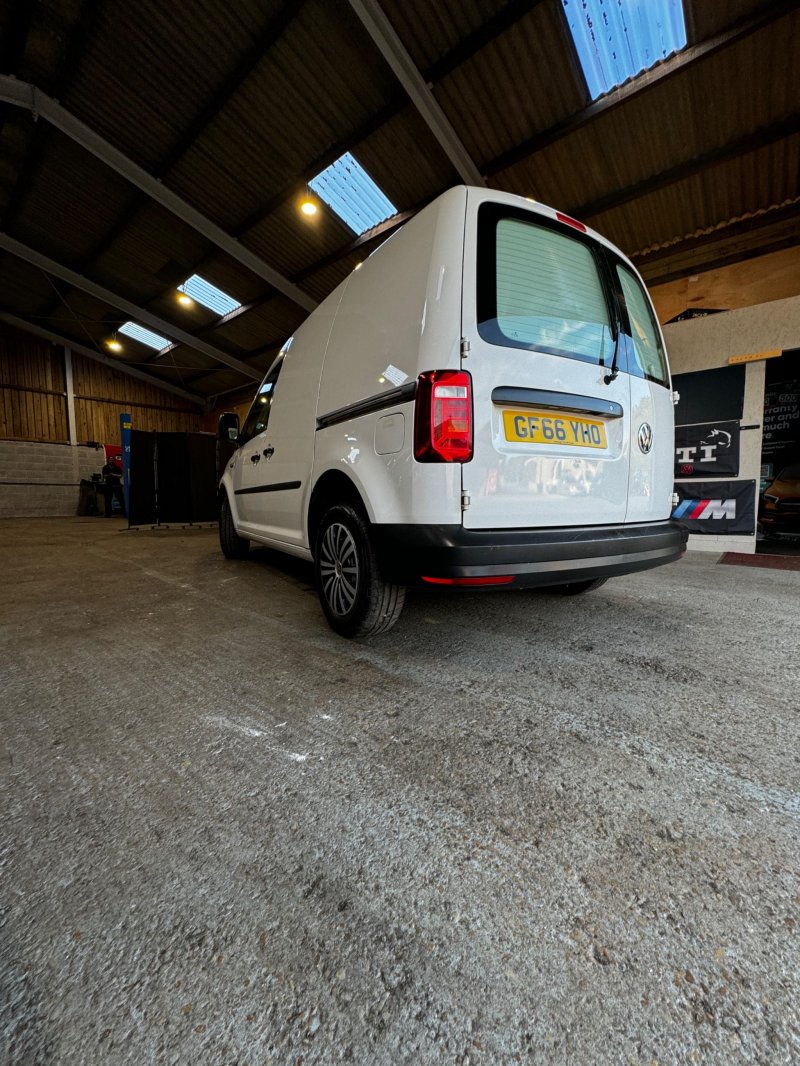 VOLKSWAGEN CADDY