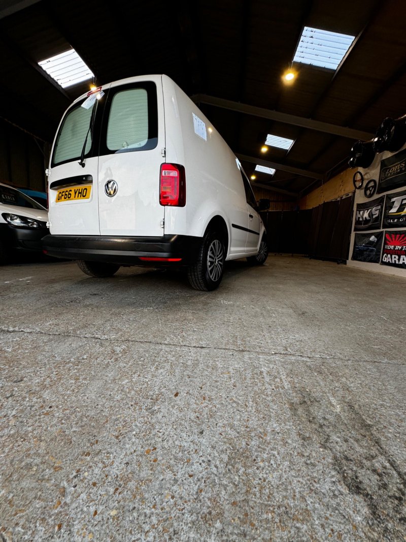 VOLKSWAGEN CADDY