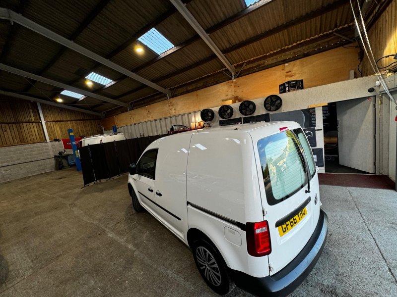 VOLKSWAGEN CADDY
