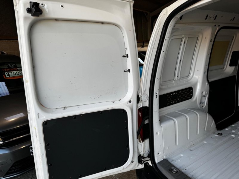 VOLKSWAGEN CADDY