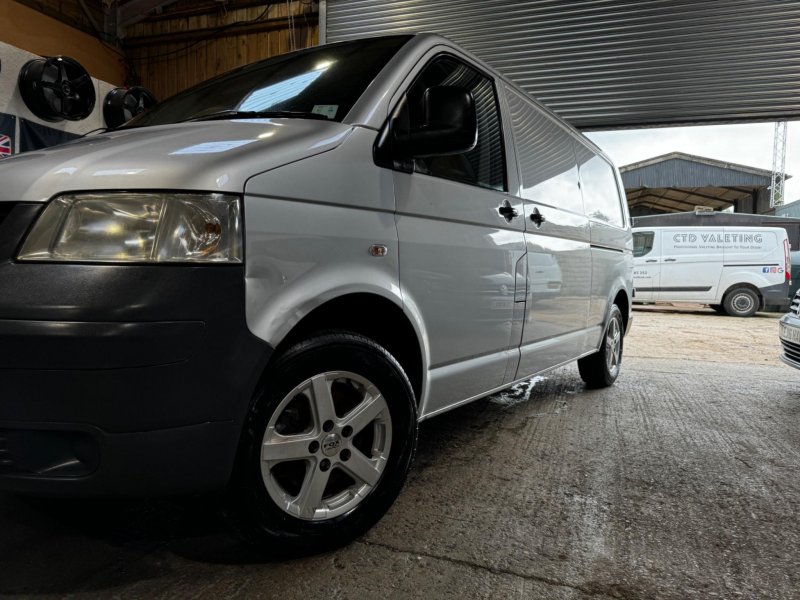 VOLKSWAGEN TRANSPORTER