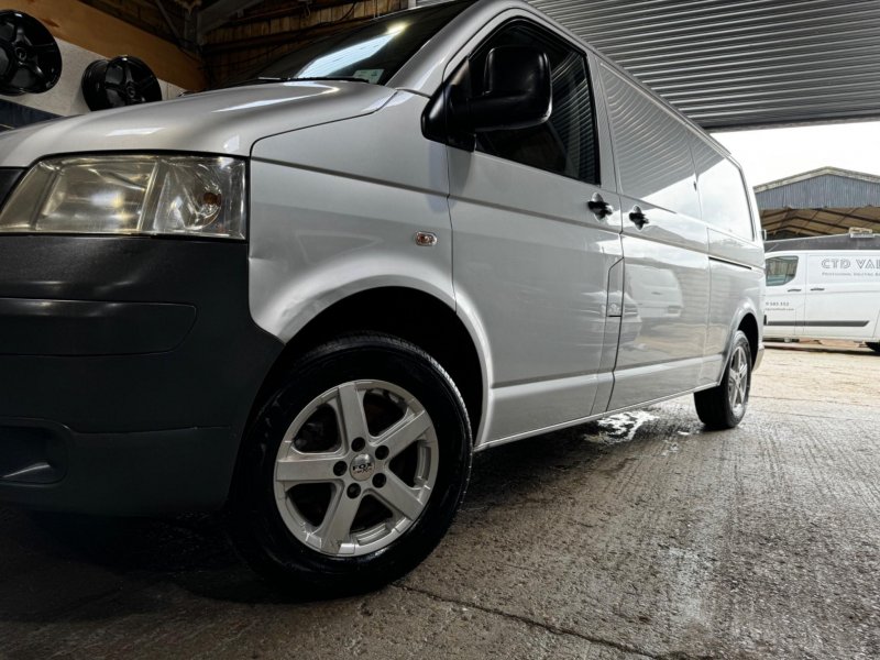 VOLKSWAGEN TRANSPORTER