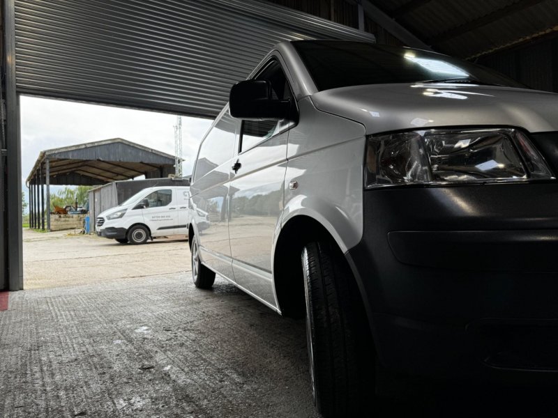 VOLKSWAGEN TRANSPORTER
