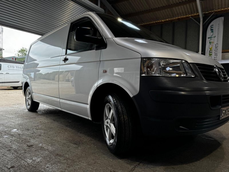 VOLKSWAGEN TRANSPORTER