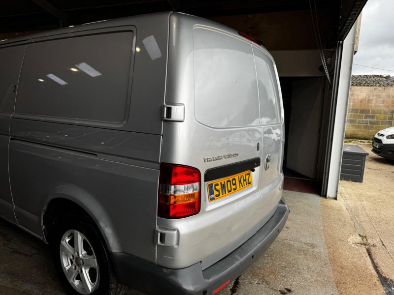 VOLKSWAGEN TRANSPORTER