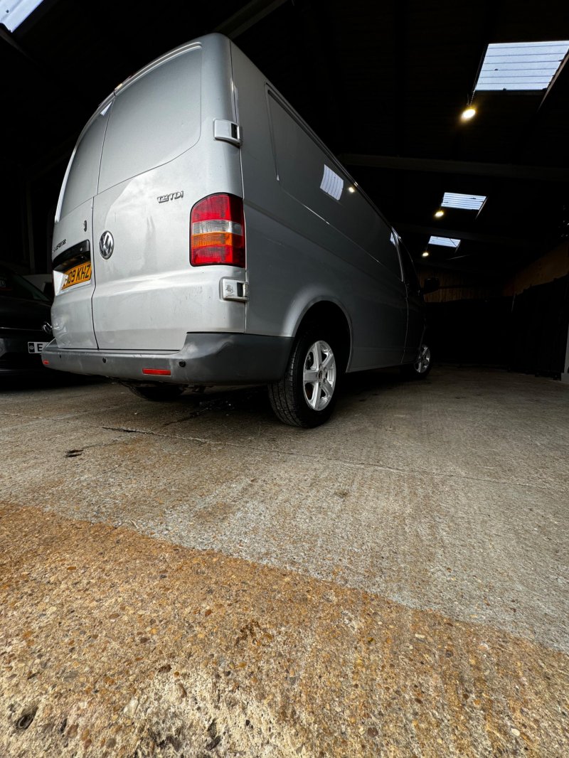 VOLKSWAGEN TRANSPORTER