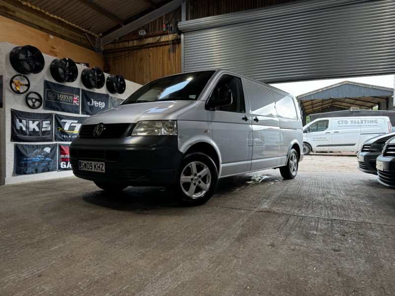 VOLKSWAGEN TRANSPORTER