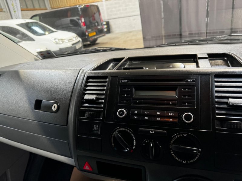 VOLKSWAGEN TRANSPORTER