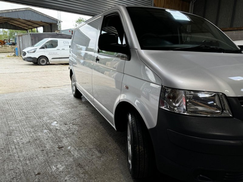 VOLKSWAGEN TRANSPORTER