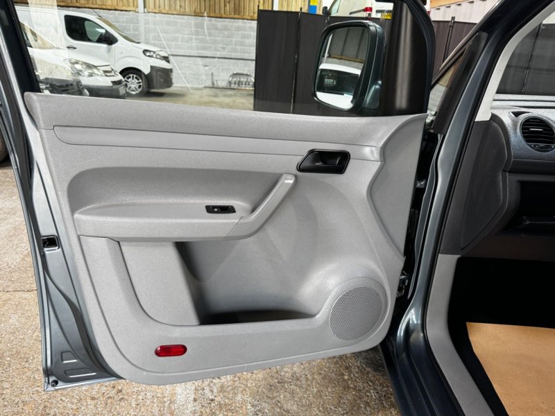 VOLKSWAGEN CADDY MAXI