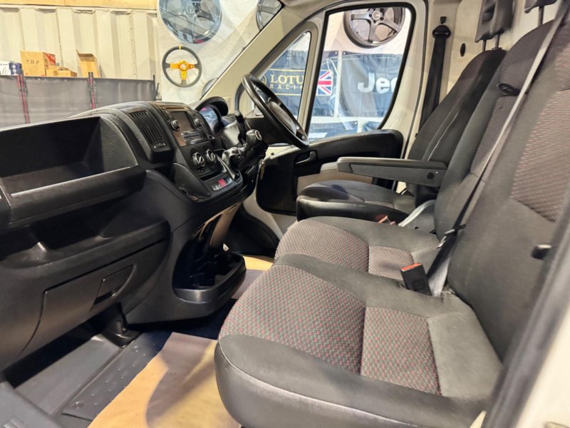 PEUGEOT BOXER