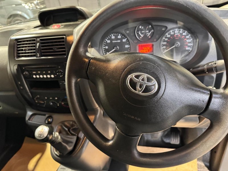 TOYOTA PROACE