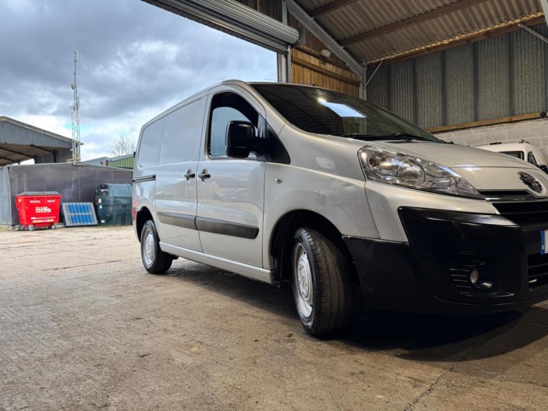 TOYOTA PROACE
