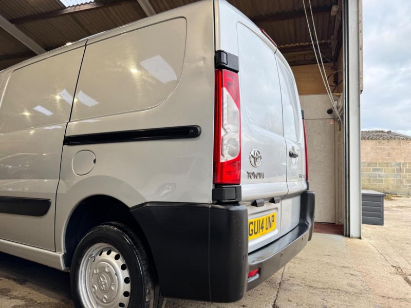 TOYOTA PROACE