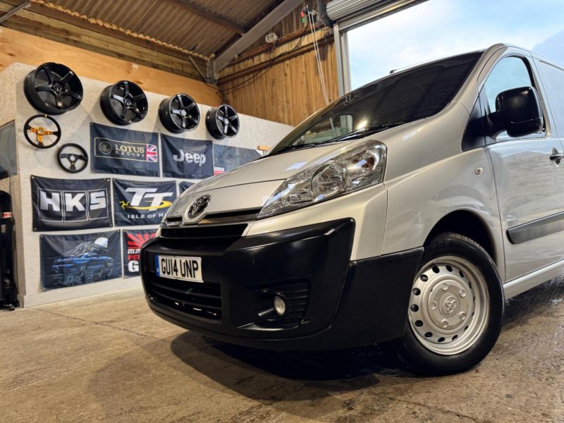 TOYOTA PROACE