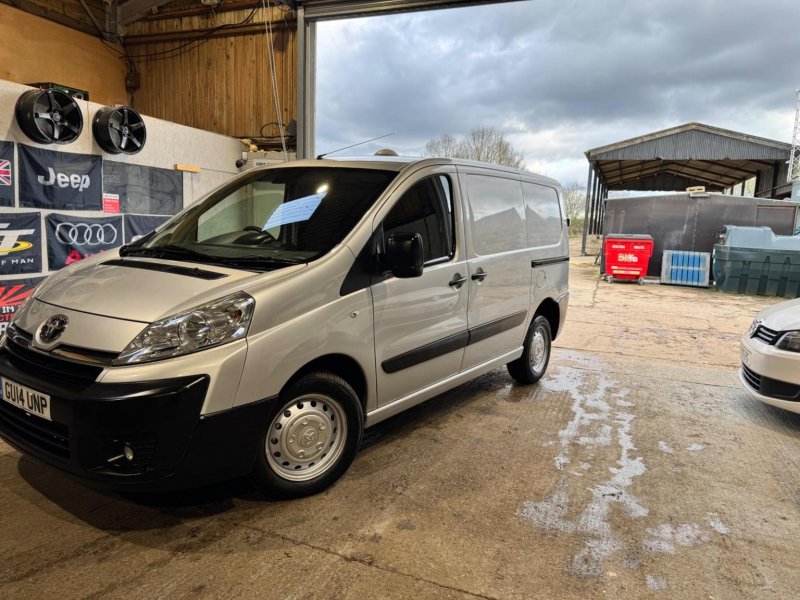 TOYOTA PROACE
