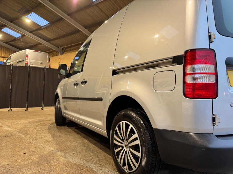 VOLKSWAGEN CADDY