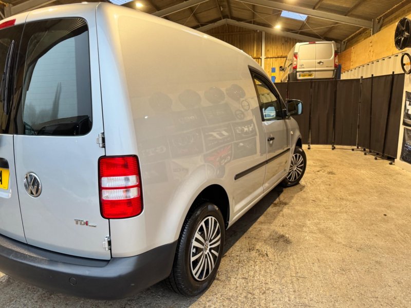 VOLKSWAGEN CADDY