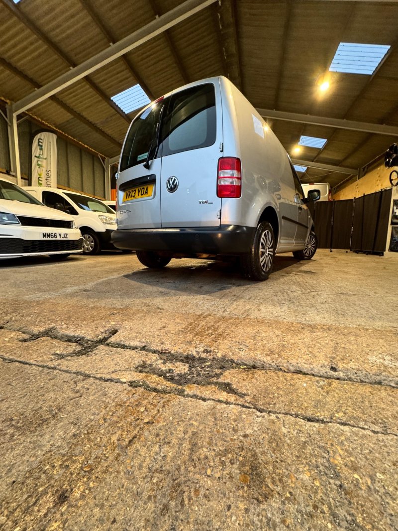 VOLKSWAGEN CADDY