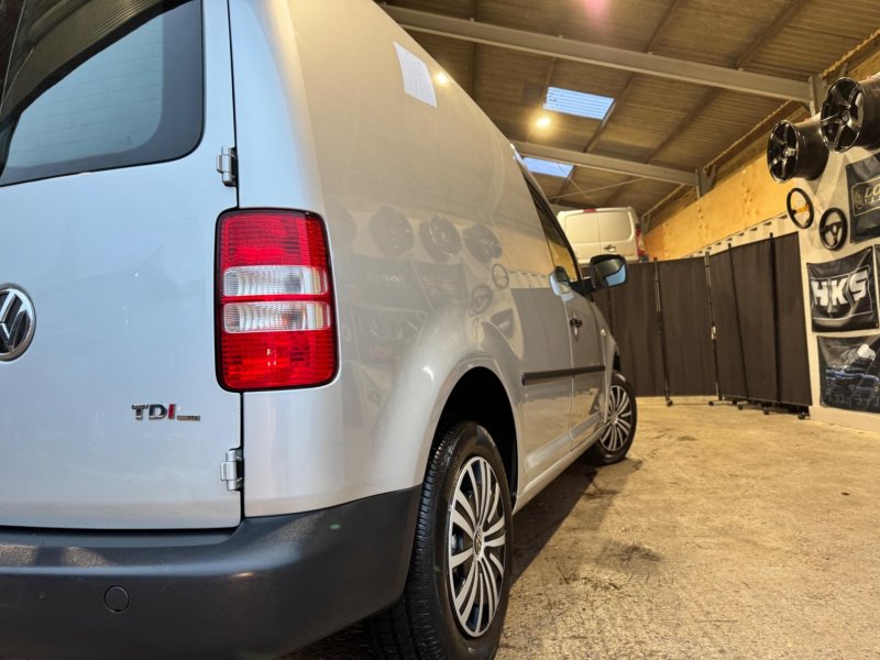 VOLKSWAGEN CADDY