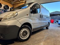 VAUXHALL VIVARO