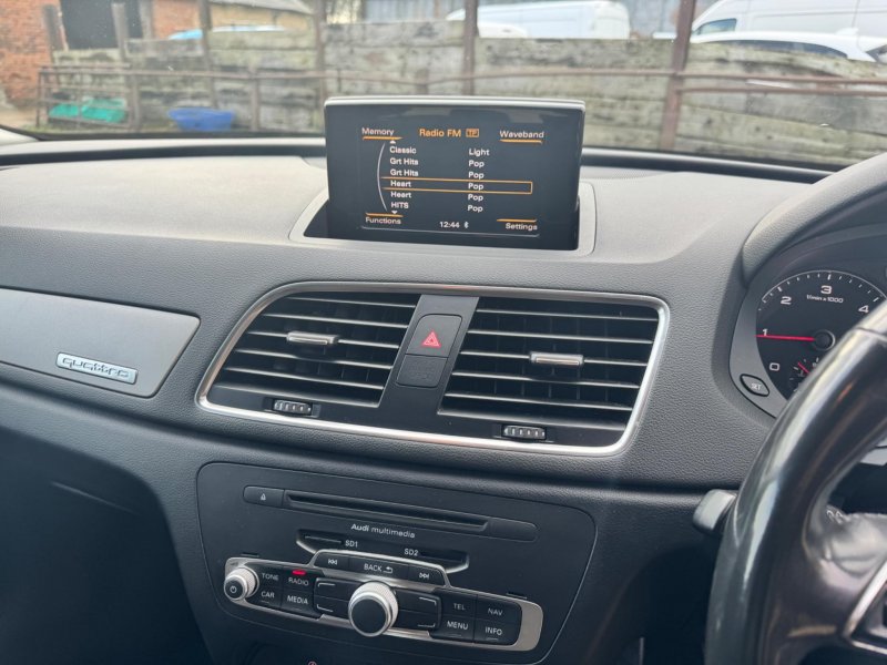 AUDI Q3