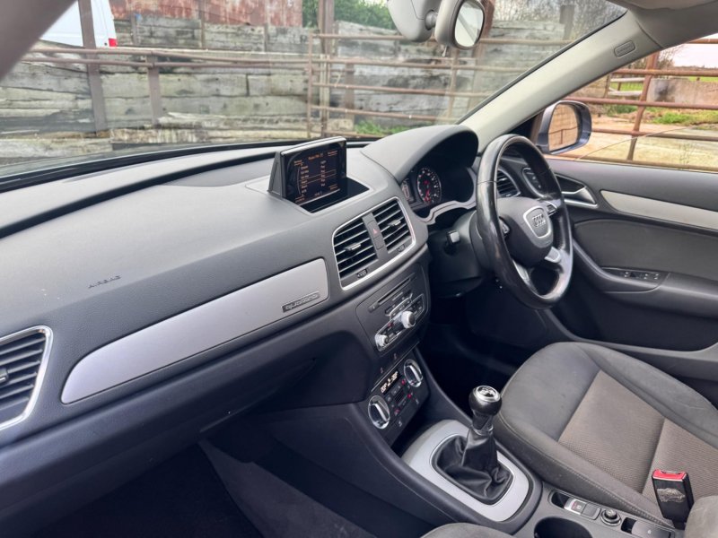 AUDI Q3