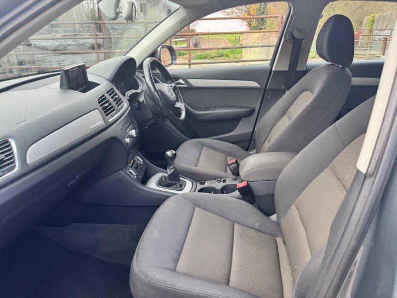 AUDI Q3