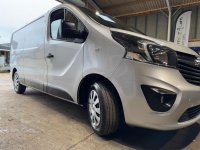 VAUXHALL VIVARO