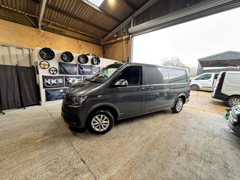 VOLKSWAGEN TRANSPORTER
