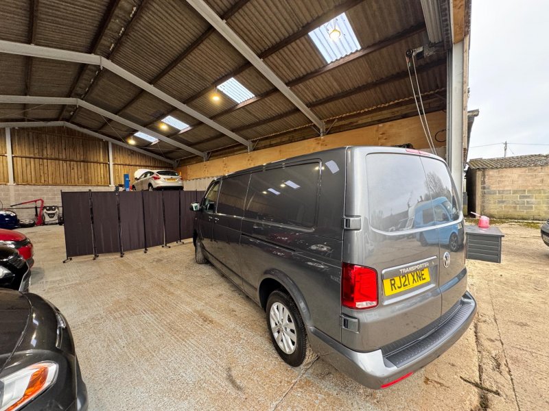 VOLKSWAGEN TRANSPORTER