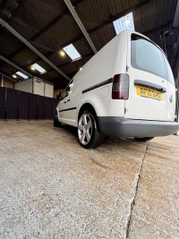 VOLKSWAGEN CADDY