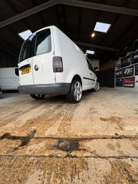 VOLKSWAGEN CADDY