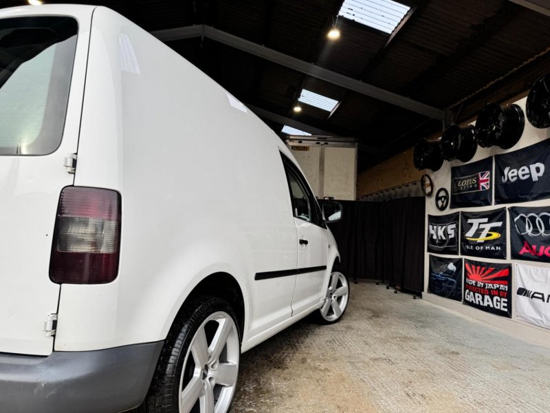 VOLKSWAGEN CADDY