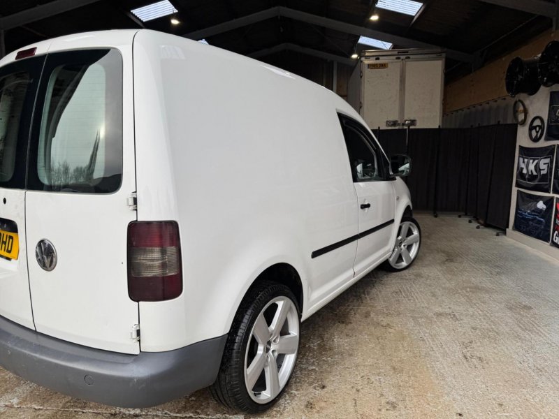 VOLKSWAGEN CADDY