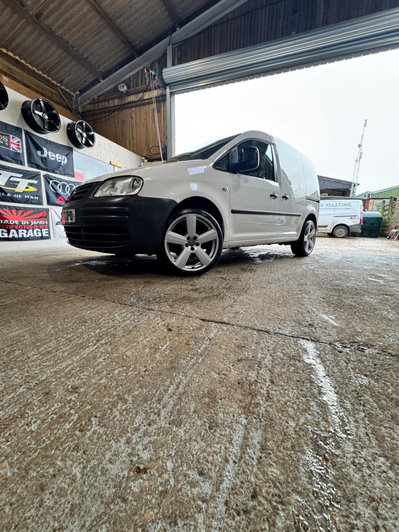 VOLKSWAGEN CADDY