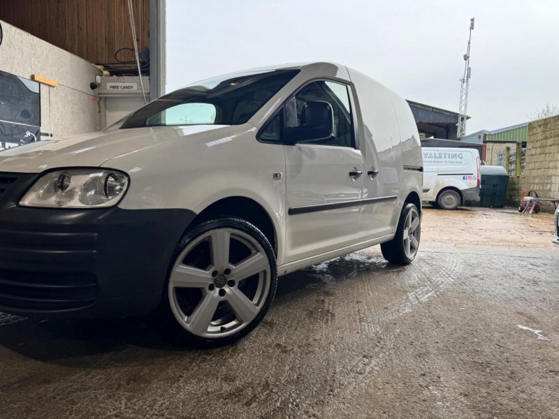 VOLKSWAGEN CADDY