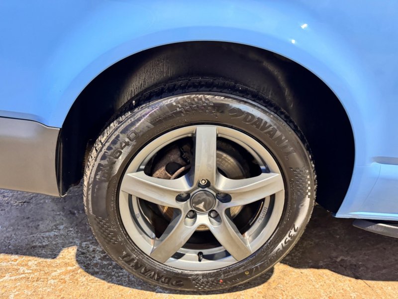 VOLKSWAGEN TRANSPORTER