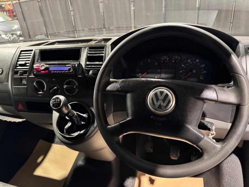 VOLKSWAGEN TRANSPORTER