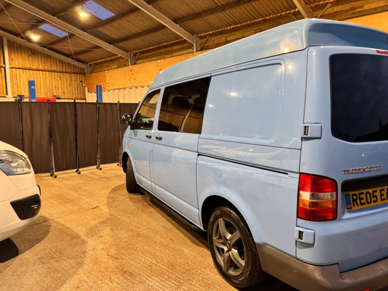 VOLKSWAGEN TRANSPORTER