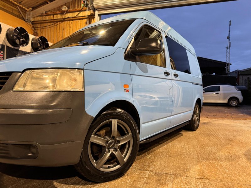 VOLKSWAGEN TRANSPORTER