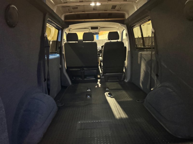 VOLKSWAGEN TRANSPORTER