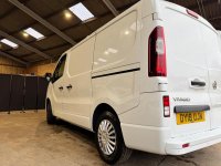 VAUXHALL VIVARO