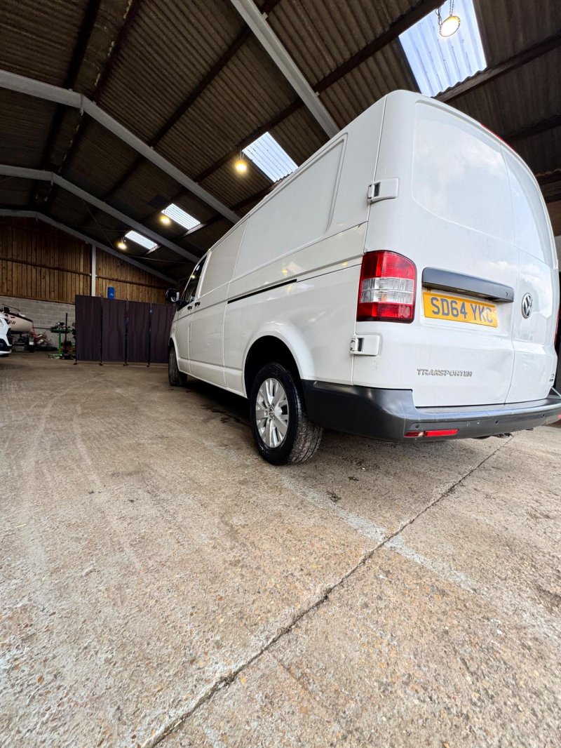 VOLKSWAGEN TRANSPORTER