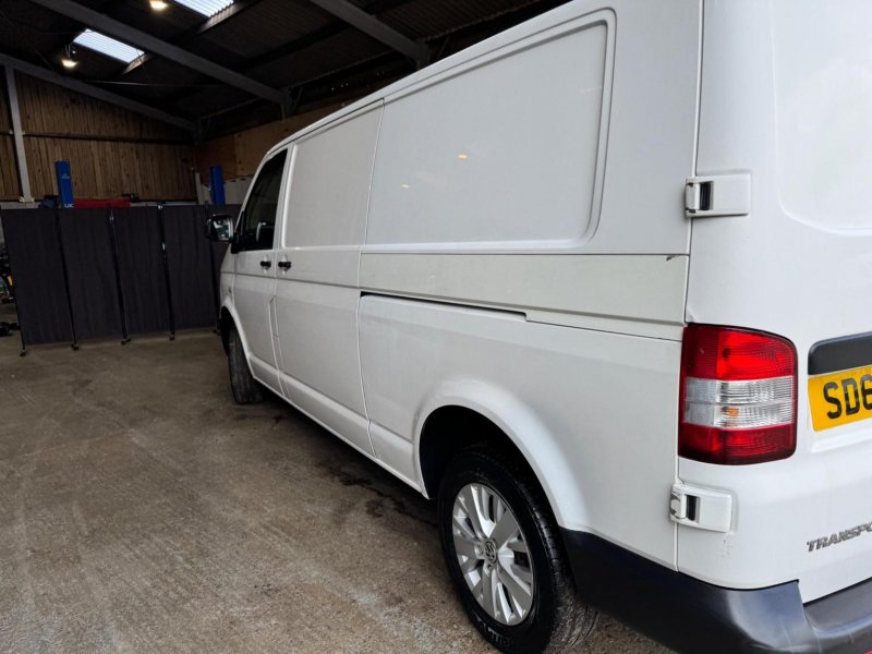 VOLKSWAGEN TRANSPORTER