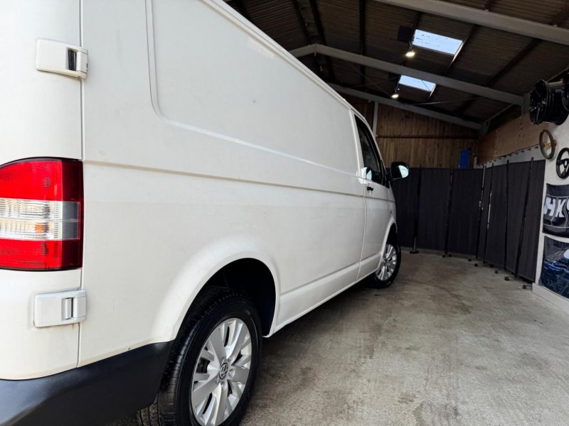 VOLKSWAGEN TRANSPORTER