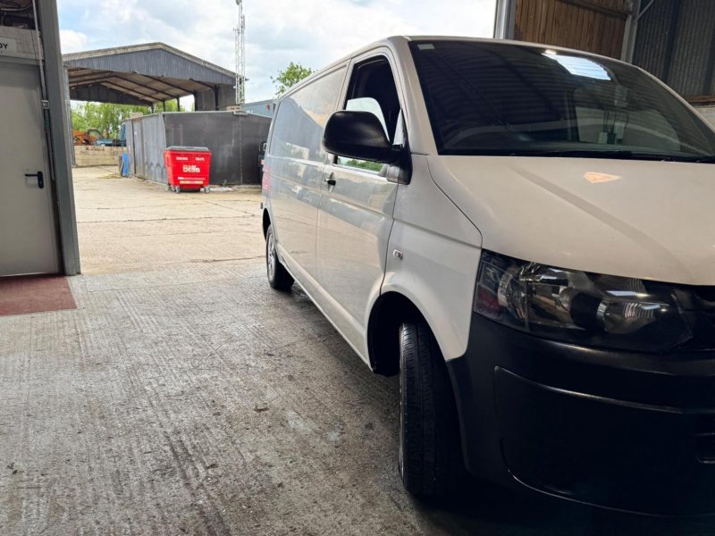 VOLKSWAGEN TRANSPORTER