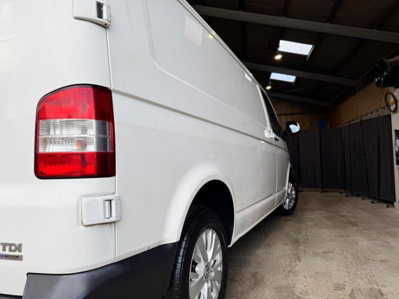 VOLKSWAGEN TRANSPORTER
