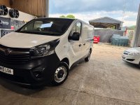VAUXHALL VIVARO