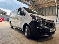 VAUXHALL VIVARO